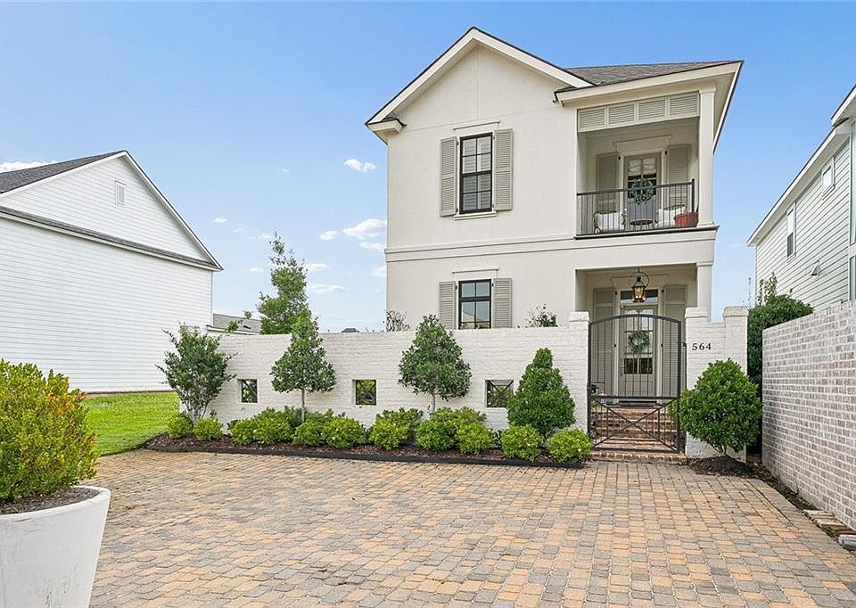 1st image of 564 Bocage Ct