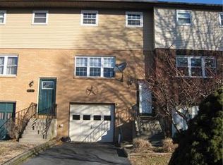 1715 Barrett Dr, Bethlehem, PA 18017