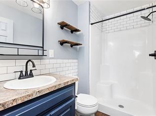 809 Deer Ridge Ct, Baldwin City, KS 66006