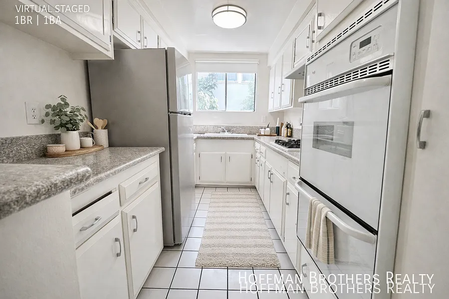 1036 N Crescent Heights Blvd West Hollywood, CA 90046 — Photo 2