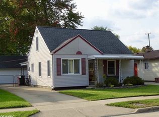 26621 Arlington St, Roseville, MI 48066