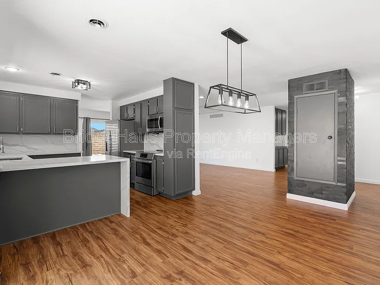 11004 Collinwood Dr — Photo 16