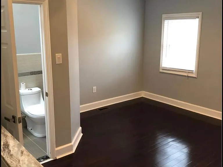 2725 E Thompson St — Photo 12