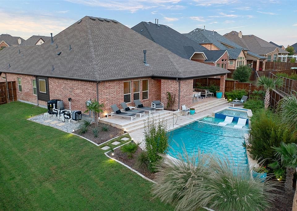 1st image of 2111 Grassland Dr