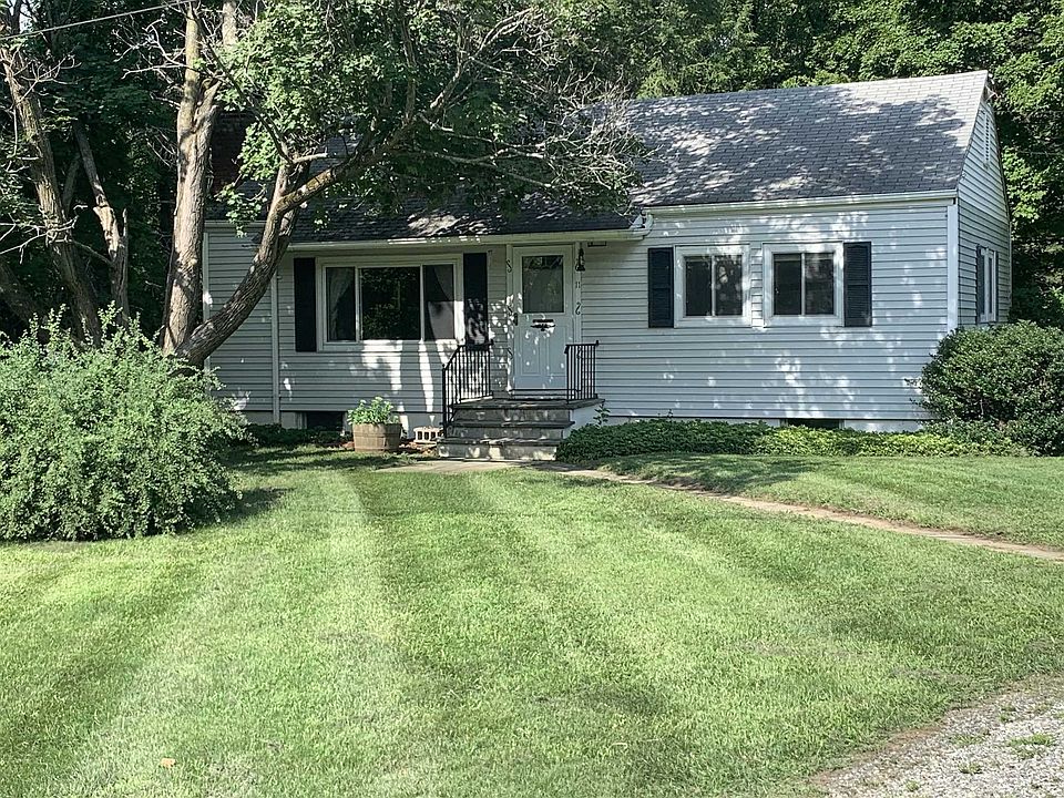 1st image of 11 Maple Hill Dr