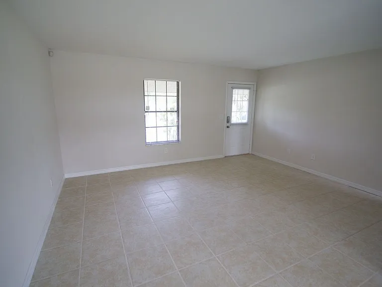 2256 SE East Dunbrooke Cir — Photo 3