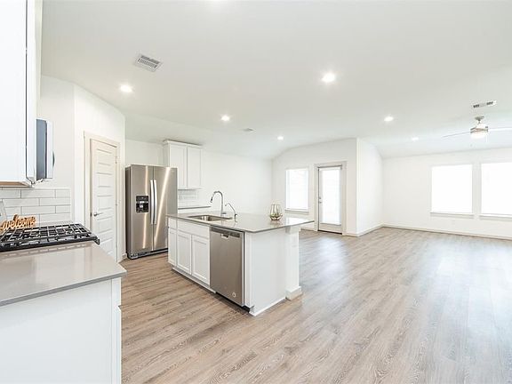 5th image of 29518 Wilkerson Ln