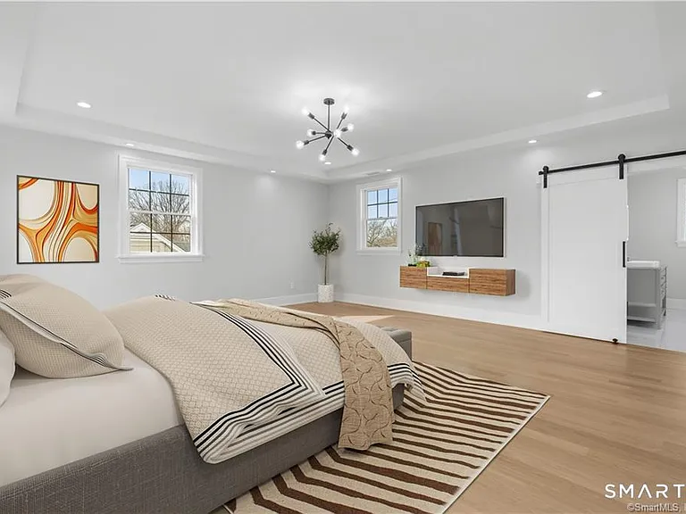 5 Shaw Ave — Photo 21