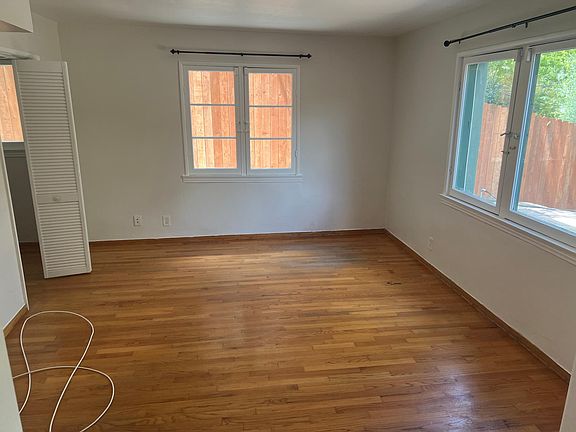 2nd image of 340 1/2 Mount Washington Dr