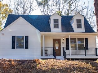 11 Melbourn Ln, Ringoes, NJ 08551