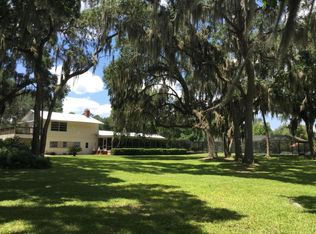 105 Union Ave, Crescent City, FL 32112
