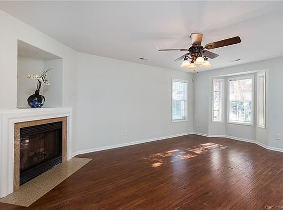 3rd image of 7715 Brisbane Ct