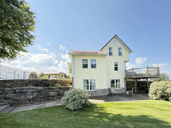 6899 N High Ridge Rd, Galena, IL 61036