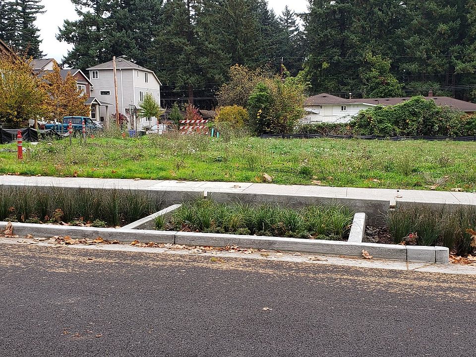 2nd image of 15882 NE Everett Ct