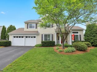 24 Little Doe Run, Oak Ridge, NJ 07438