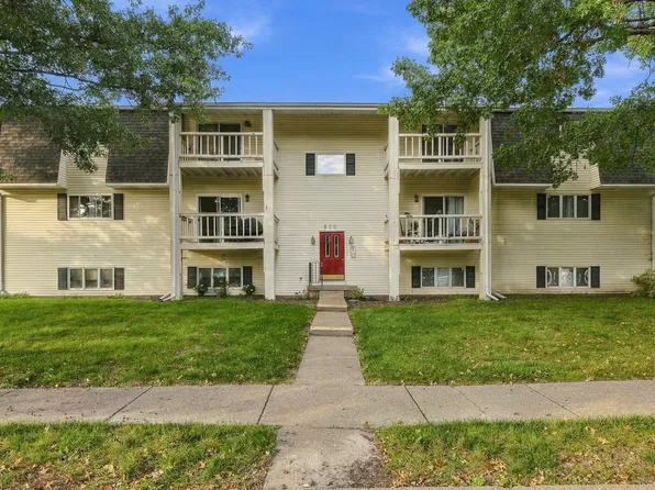 800 E Iowa St APT 2A, Eldridge, IA 52748