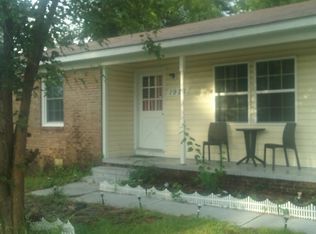 1926 Pumpkin Rd, Fayetteville, NC 28304