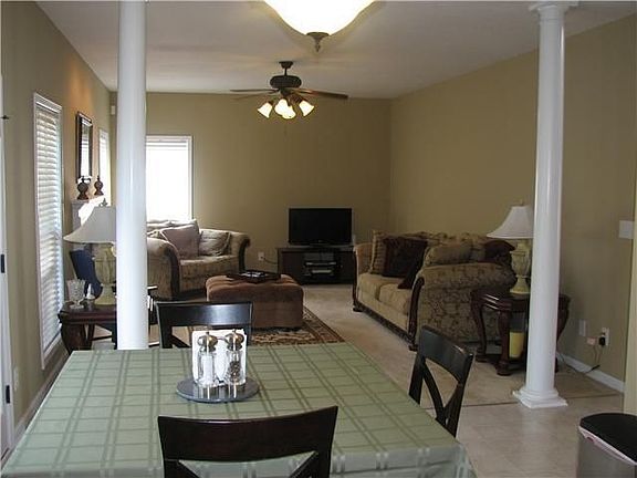 3rd image of 1191 Viewmont Dr #D