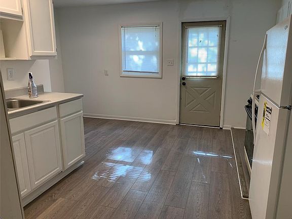 5th image of 319 Franklin Ave #319