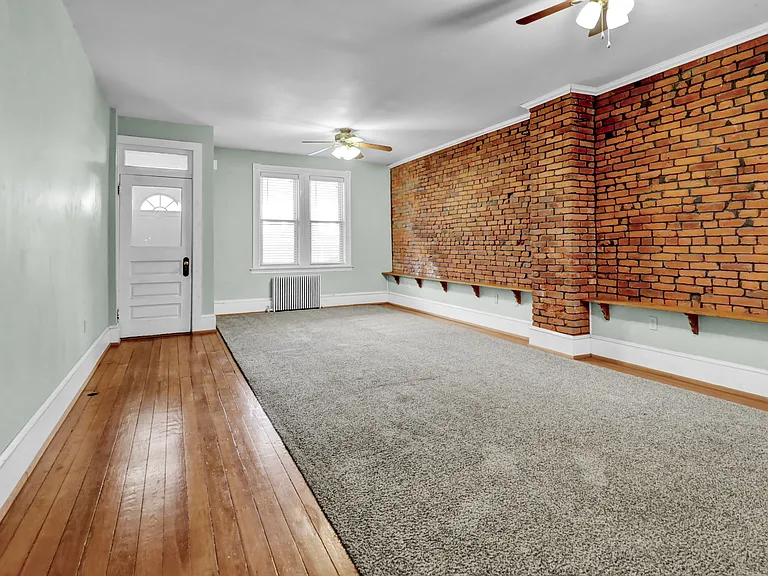 744 E Chestnut St — Photo 16