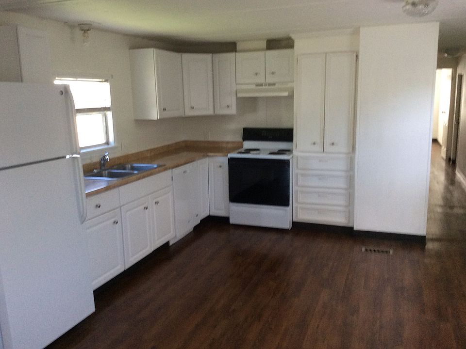 2nd image of 1608 S Beauregard St Trlr 3