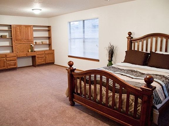 5th image of 10205 Butterfly Dr NW