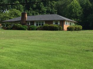 4465 Whittier Rd, Winston Salem, NC 27105