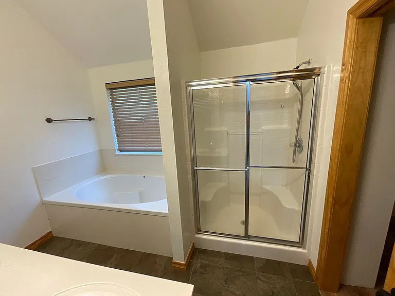 513 SW 155th Ct — Photo 5
