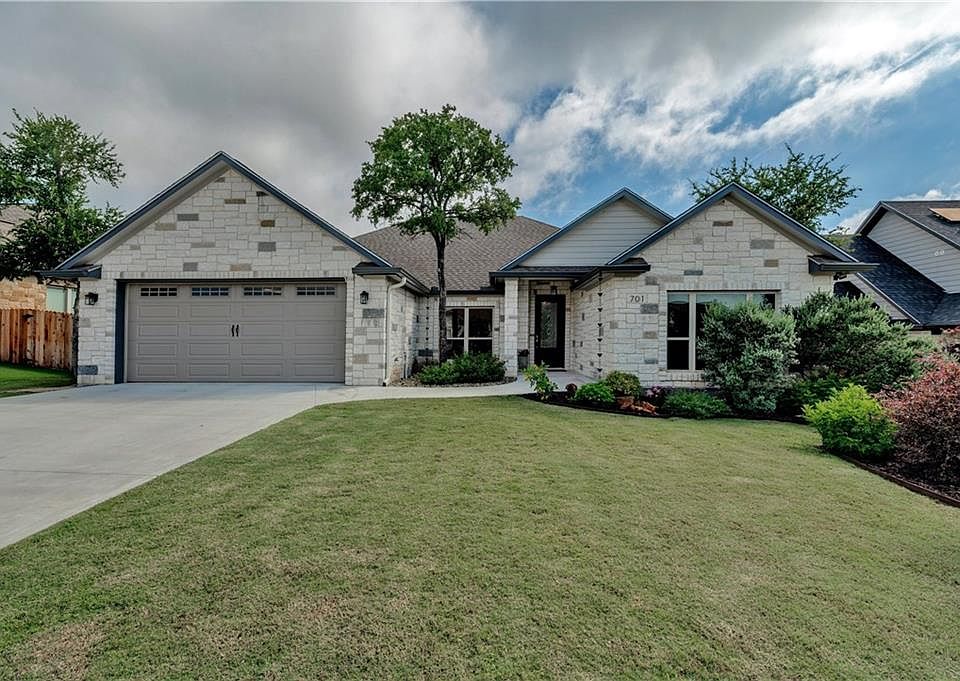 1st image of 701 Woodland Park Dr