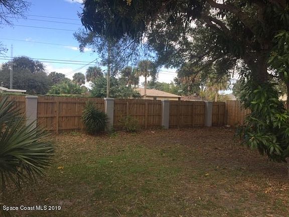 3rd image of 1628 Clover Cir