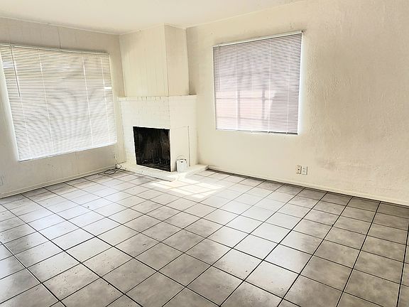 2nd image of 2022 E Ashlan Ave