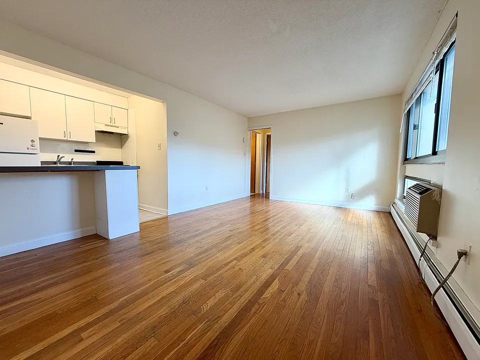 83 Trowbridge St #3