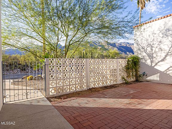 2nd image of 5874 N Camino Esplendora
