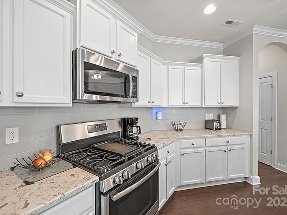 2nd image of 9113 Meadowmist Ln