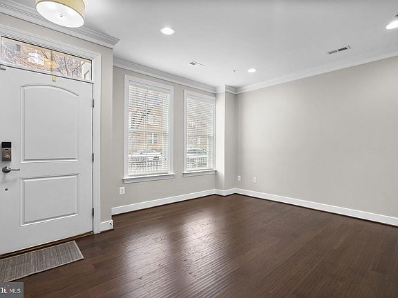 5th image of 407 Crown Park Ave