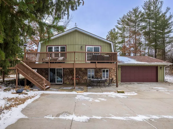 1051 W 129th Ave, Crown Point, IN 46307