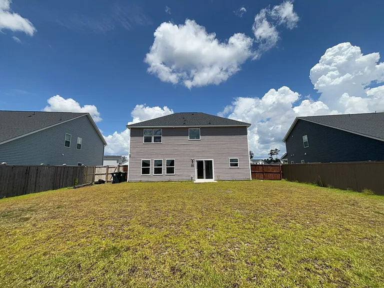 445 Navona Dr — Photo 37