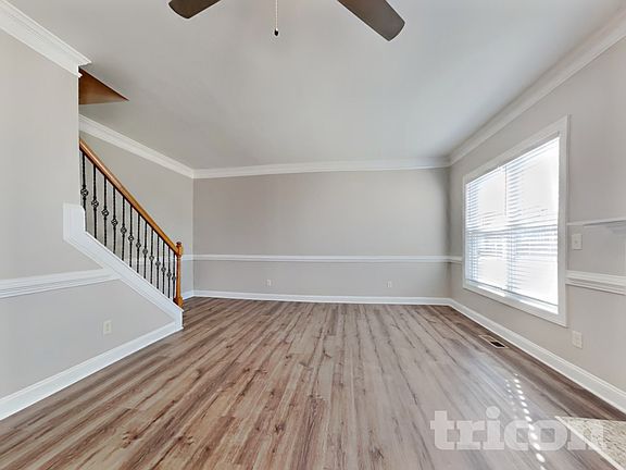 2nd image of 31 Oakton Dr