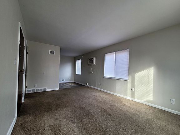 4th image of 127 Scott Ave APT 4
