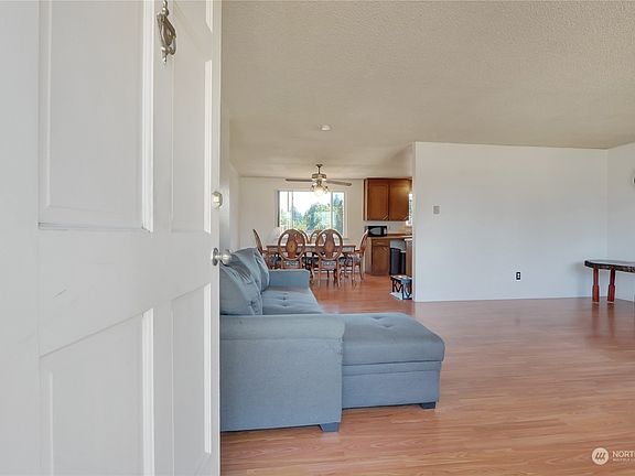 4th image of 22115 45th Avenue E