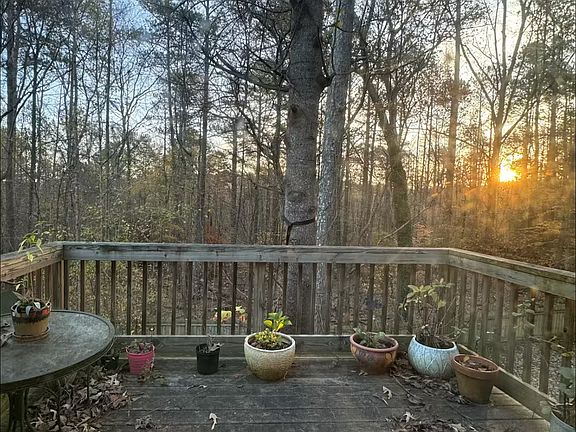 3rd image of 4304 Bradley Dr