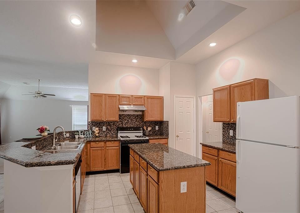 1st image of 2131 Scenic Hollow Ct