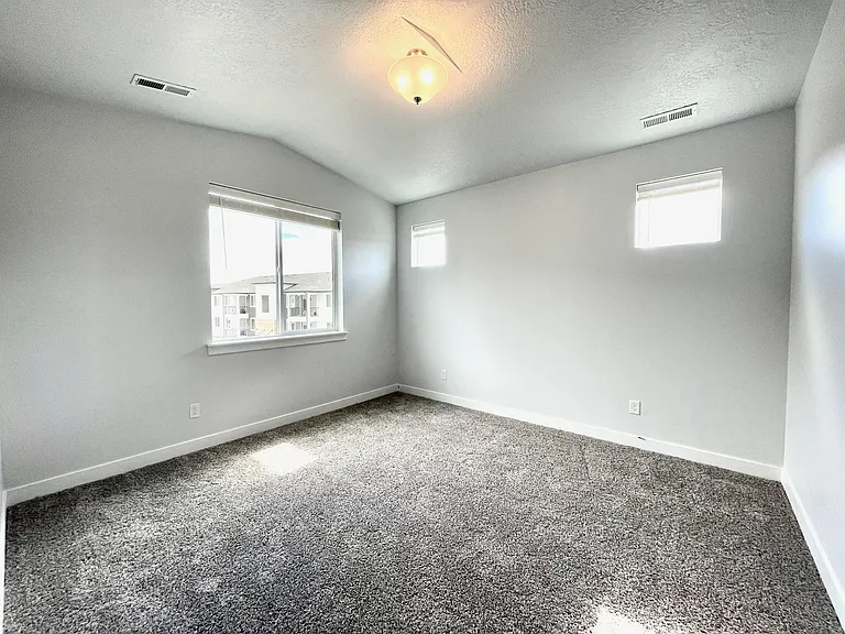357 W 750 N #EE-301 — Photo 8