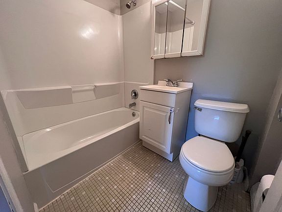 3rd image of 2201 W Chester Pike APT B16