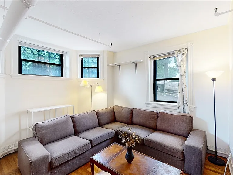 137 Peterborough St #32 — Photo 1