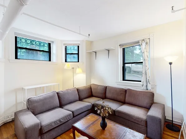 137 Peterborough St, Boston, MA
