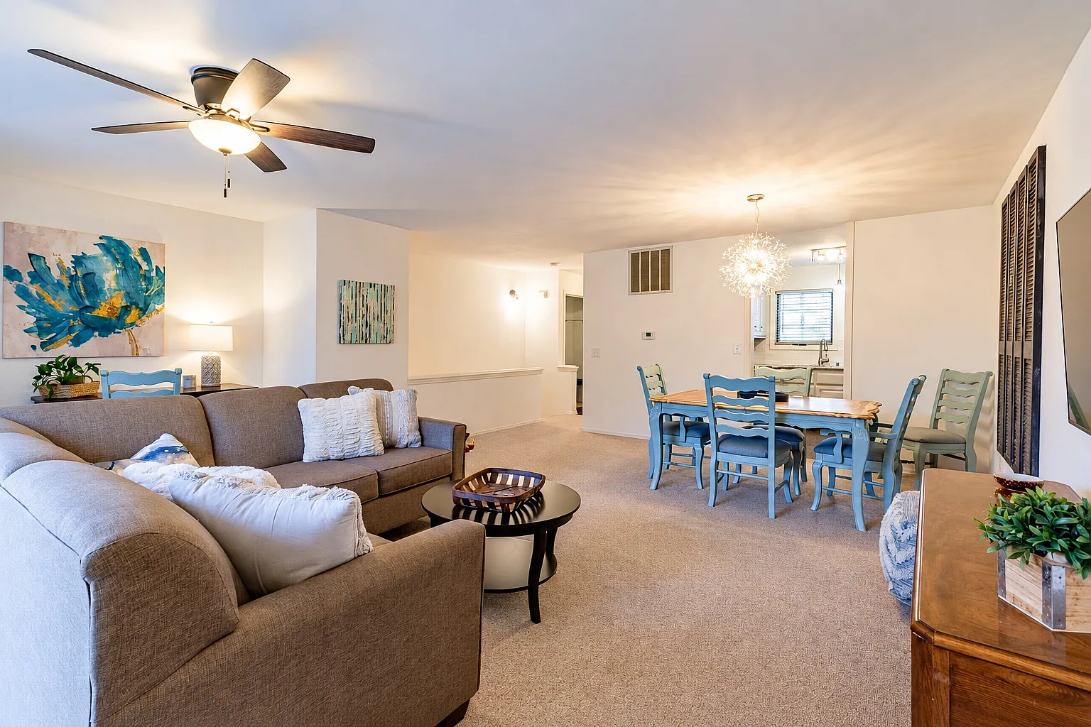 2 bed, 1.5 bath, 1256 sqft, $1,800 — Photo 1
