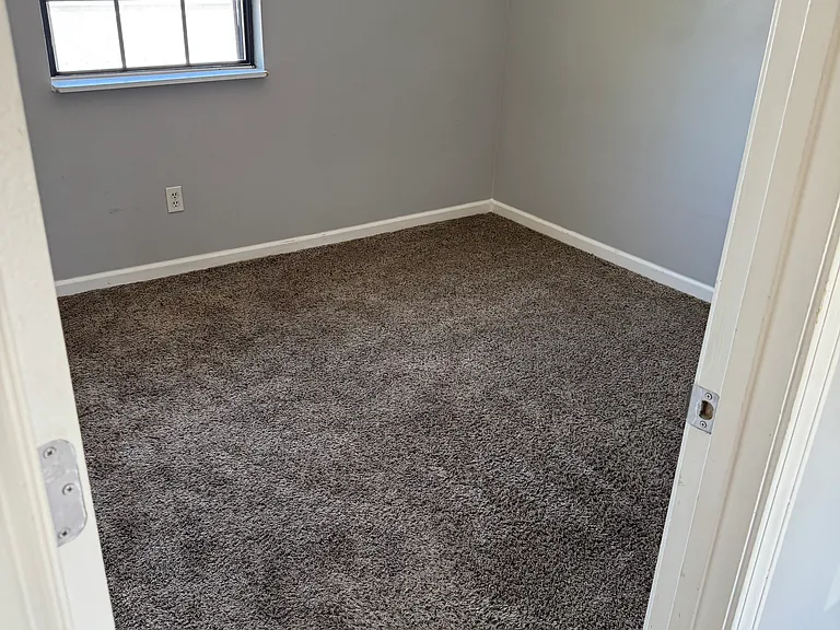 1518 Diuguid Dr #1518 — Photo 4