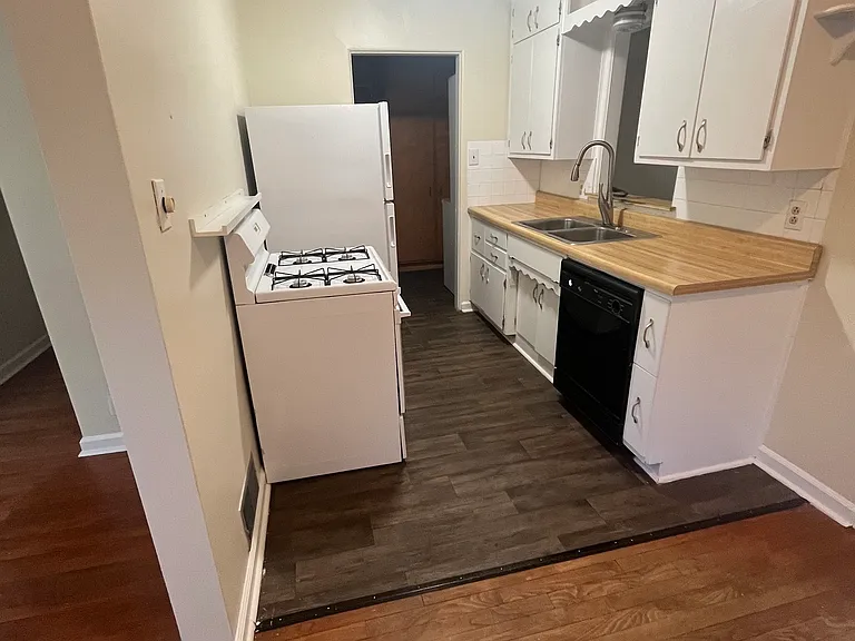 1126 Allison Ave — Photo 5