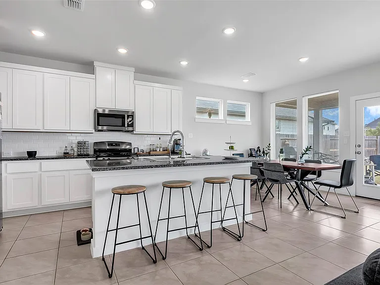 7218 Clearwater Cove Dr — Photo 9